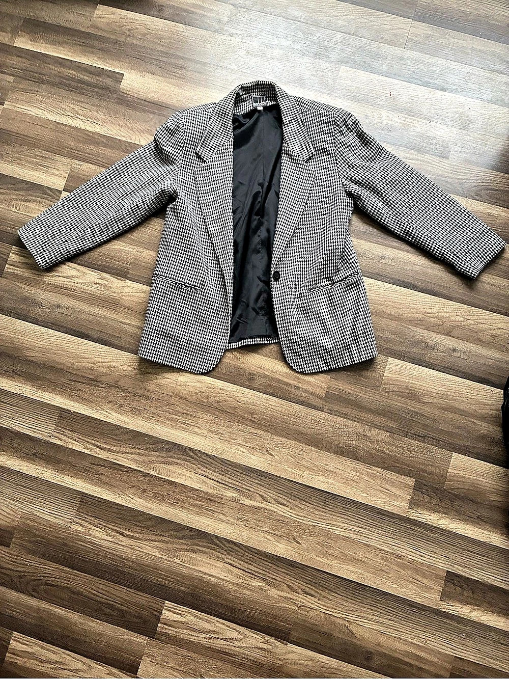 INC International Concepts Houndstooth Blazer in Black & White